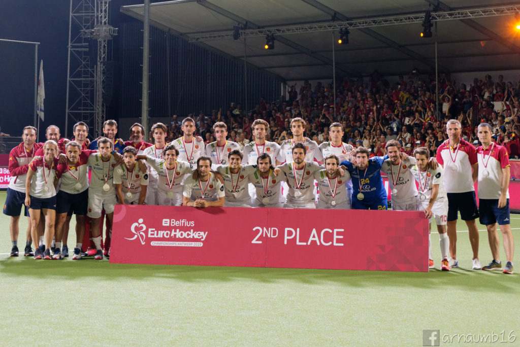 Los Redsticks, con la medalla de plata / Arnau Martínez - HockeyESP
